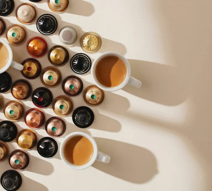 Large sélection de capsules compatibles et deux espressos