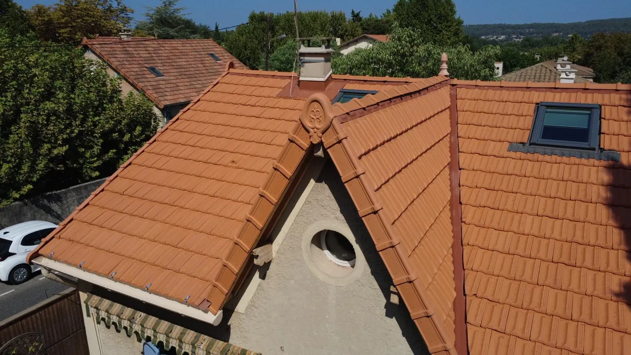 Toiture après rénovation par PACA BTI